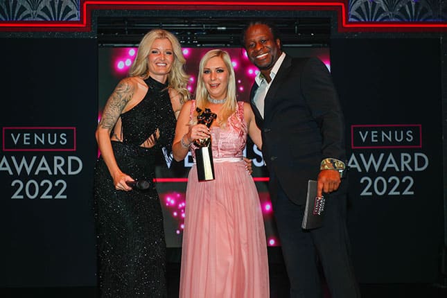 Venus Award 2022 für Lena Nitro