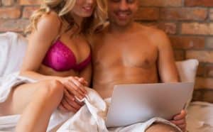 Porno für Paare im Bett