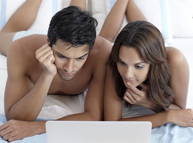 Mann und Frau suchen private Swinger im Internet